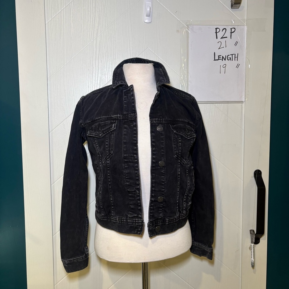 American Eagle Black Denim Jacket Washed Distressed Button Up Cropped XS‎ Boho